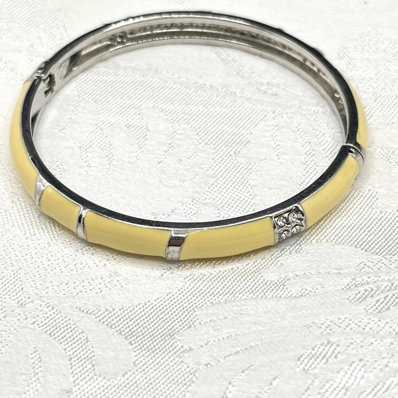Jewelry - Vintage‎ Cream Enamel Hinged Clamper Bangle Bracelet W/ Rhinestones 7"